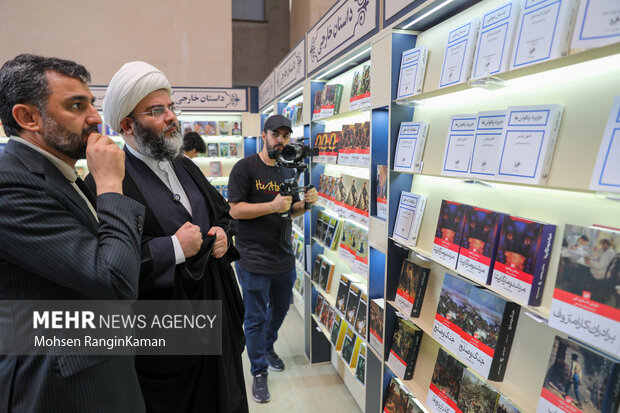 بازدید رئیس سازمان تبلیغات اسلامی از سی و ششمین نمایشگاه بین المللی کتاب