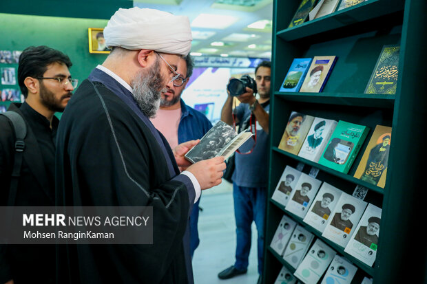 بازدید رئیس سازمان تبلیغات اسلامی از سی و ششمین نمایشگاه بین المللی کتاب