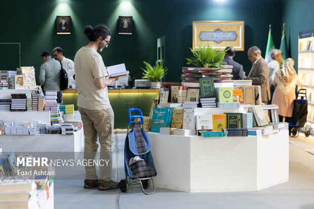 اردیبهشتِ متفاوت کتاب/ نمایشگاه کتاب چگونه از روزهای بحران عبور کرد؟