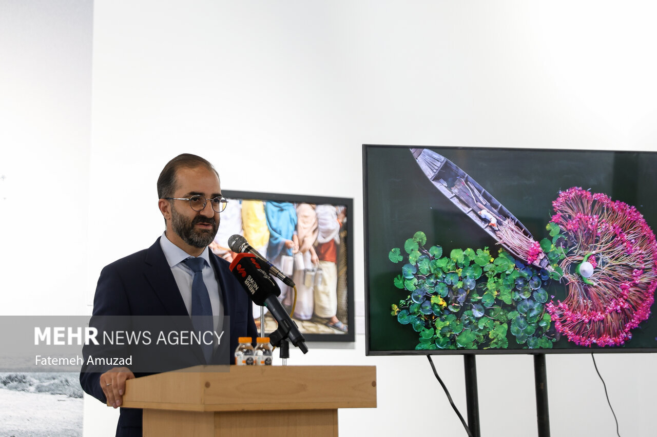 Tahran’da “Andrey Stenin” Sergisi: İnsanların acı ve umutları karelere yansıyor