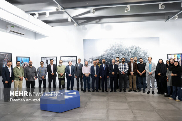 Tahran’da “Andrey Stenin” Sergisi: İnsanların acı ve umutları karelere yansıyor