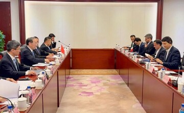 وزير الاتصالات الايراني ونظيره الصيني يؤكدان على تطوير التعاون التقني بين البلدين