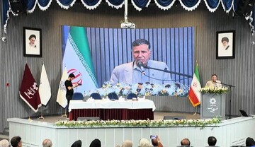 فردوسی ستون هویت ملی و حافظ وجدان تاریخی ملت ایران است