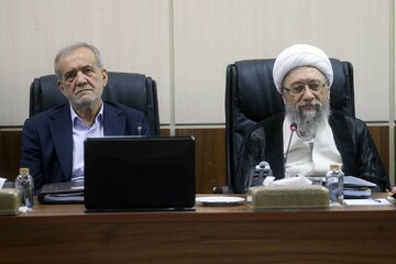 آیت الله آملی: اظهارات سخیف ترامپ ناشی از عدم تعادل فکری است