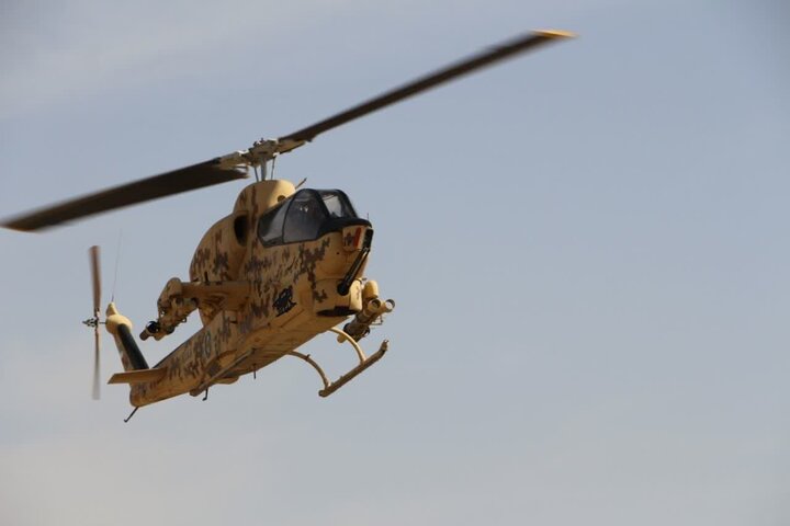 دهها خلبان پایگاه چهارم هوانیروز ارتش در آسمان اصفهان رقابت کردند