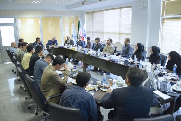 نشست گفتگوی نخبگان با حضور رئیس سازمان فضایی برگزار شد