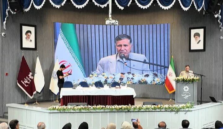 فردوسی ستون هویت ملی و حافظ وجدان تاریخی ملت ایران است
