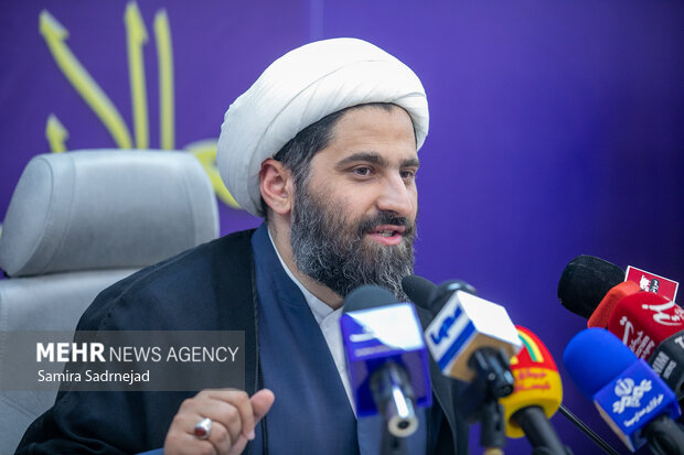 در نبرد حق و باطل با ابتلائات  سنگین و اضطرارآوری روبه‌رو هستیم