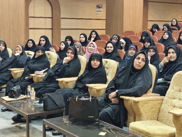 الگوی سوم زن مسلمان با تکیه بر آموزههای اسلامی ترسیم میشود