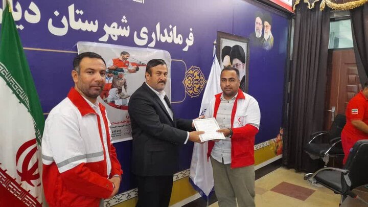 امدادگران هلال احمر دیلم تقدیر شدند