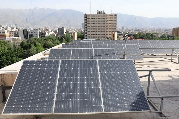 پنلهای خورشیدی در وزارت ارتباطات نصب شد