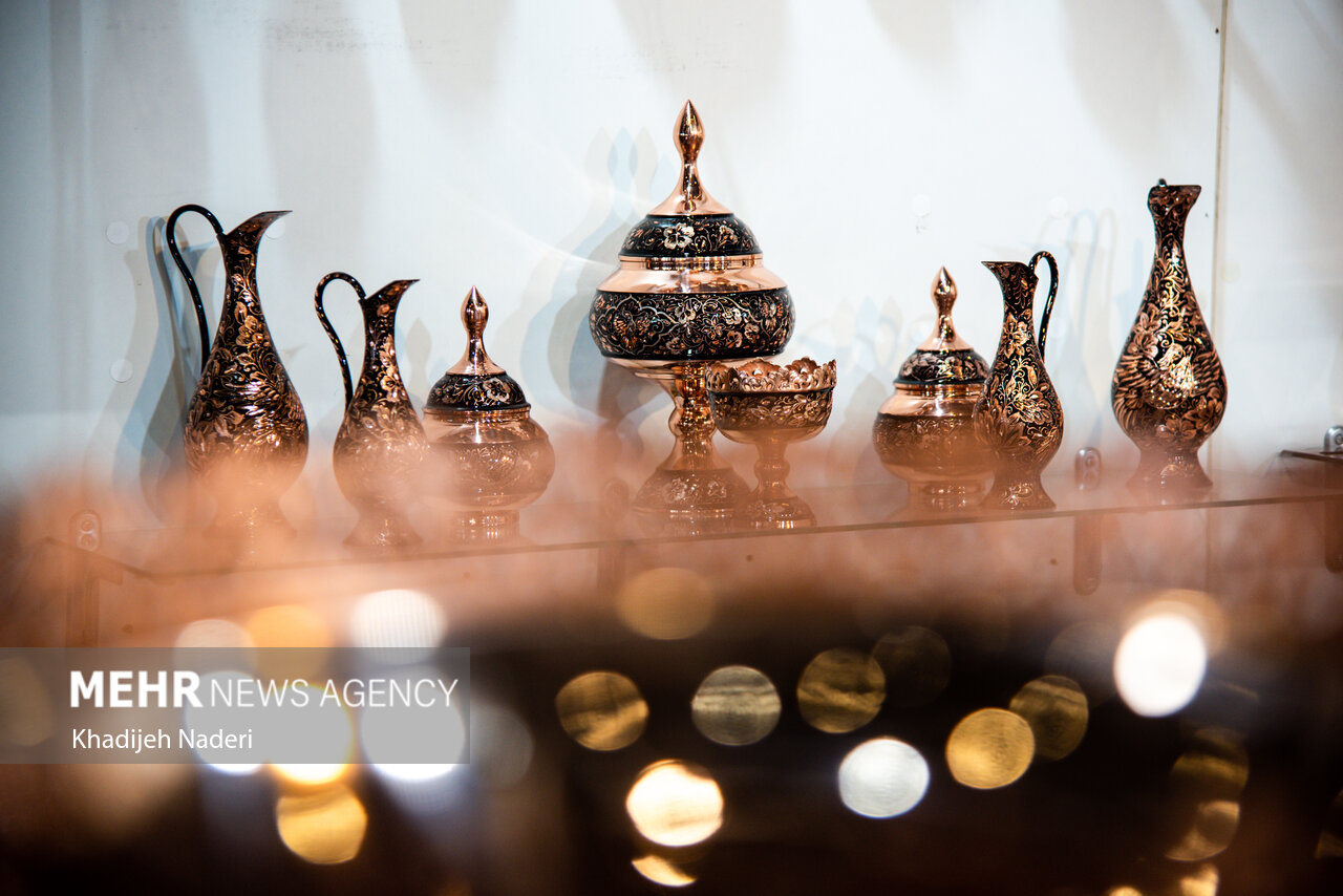 آیا صنایع دستی اصفهان در مسیر جهانی شدن عقب مانده است؟