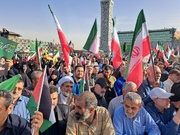 ادای احترام ملت به شهدای خدمت در میدان امام حسین (ع)