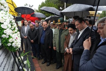 مزار شهدای ارومیه گل باران شد