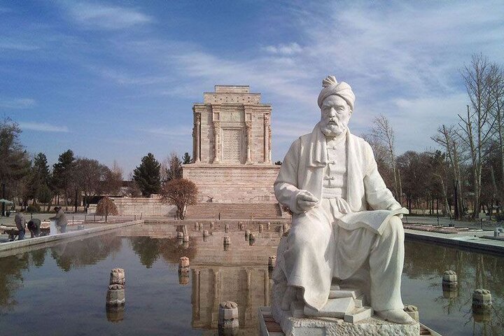 زبان فارسی؛ گنجینه‌ای زنده در دل تاریخ و پل ارتباطی فرهنگ و هویت ایران