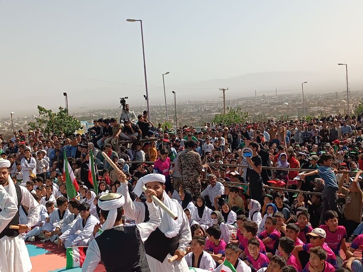 همایش پیاده روی خانوادگی «صبح امید» در خواف