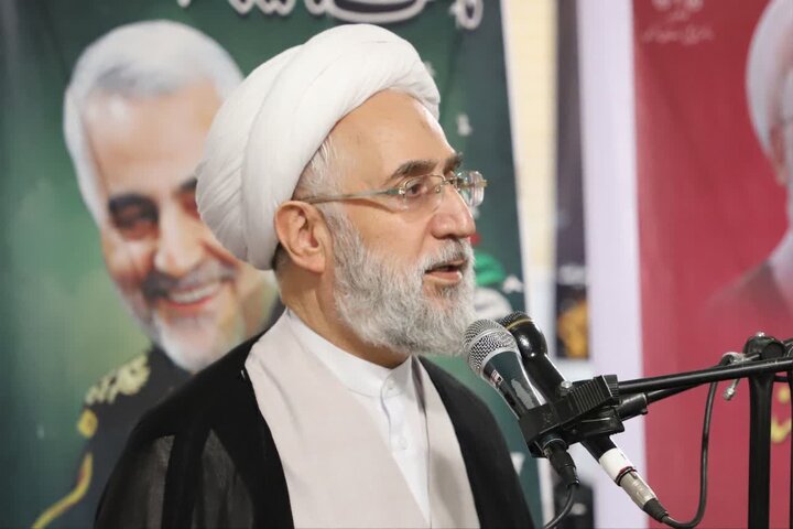 امتداد راه شهدا رمز پیشرفت و عزت ایران اسلامی است