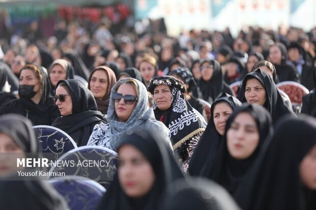 یادواره شهدای چوار ایلام با حضور باشکوه مردم برگزار شد