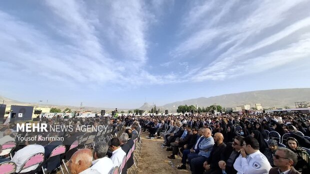 یادواره شهدای چوار ایلام با حضور باشکوه مردم برگزار شد