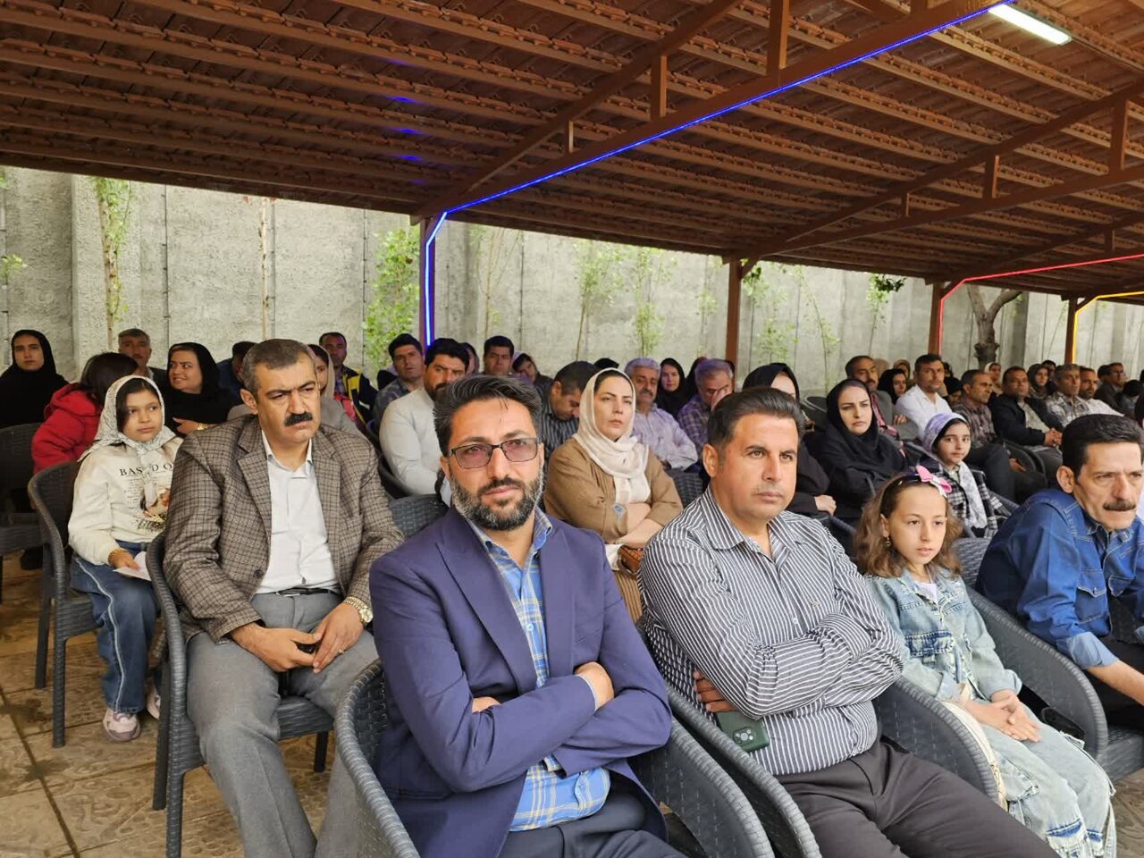 خواندن، تلاوت تدبر، حفظ و عمل راهکارهای انس با قرآن کریم است
