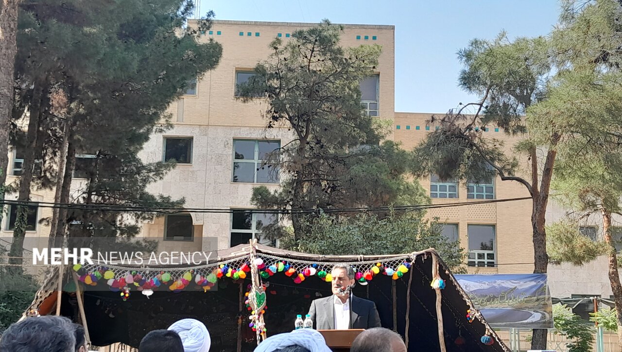 نادیده گرفتن عشایر در حفظ مراتع و منابع طبیعی کشور فاجعه می‌آفریند