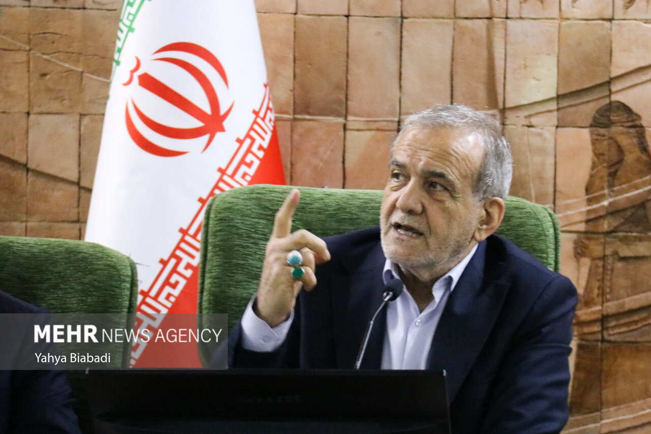 ايران،كشور،پزشكيان،كرمانشاه،شهيد،صداقت،ناامني،رهبران،خدمت