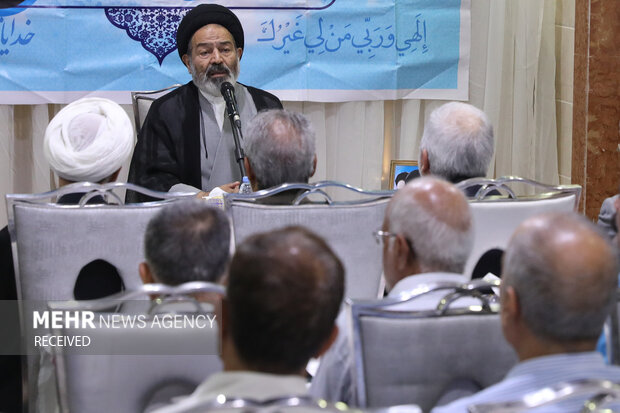 مراسم دعای کمیل زائران ایرانی در مدینه منوره