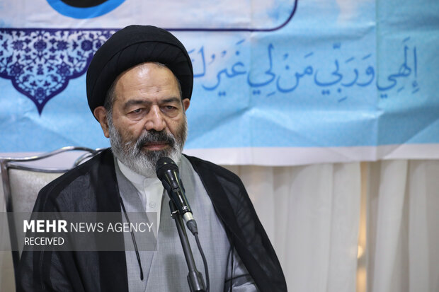 مراسم دعای کمیل زائران ایرانی در مدینه منوره