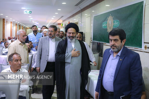 مراسم دعای کمیل زائران ایرانی در مدینه منوره