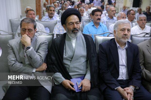 مراسم دعای کمیل زائران ایرانی در مدینه منوره