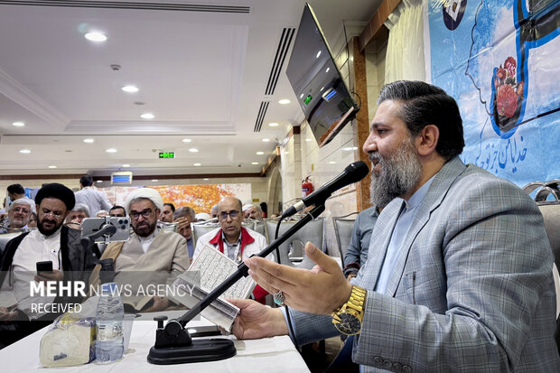 مراسم دعای کمیل زائران ایرانی در مدینه منوره
