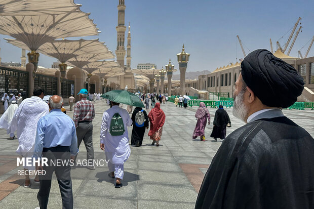 نماز جماعت در مسجد النبی (ص)
