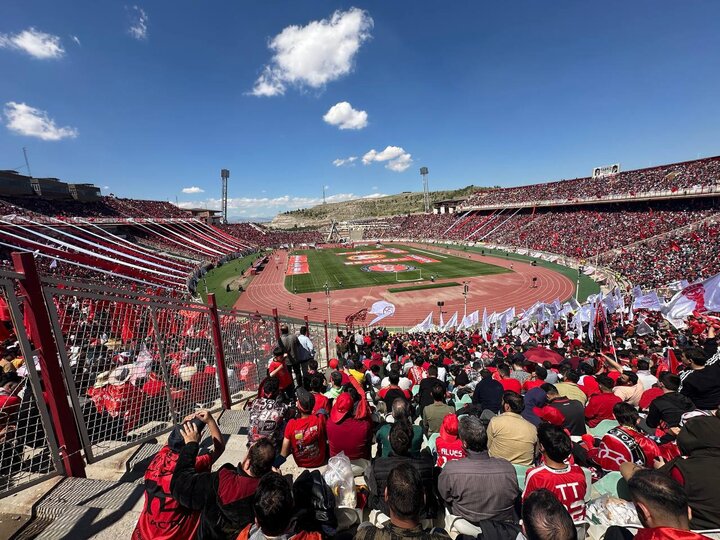 شعلههای سرخ در تبریز؛ تیتیها با جام در آسمان ایران