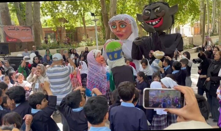 پرونده جشنواره ملی تئاتر خیابانی محلات با معرفی برترین‌ها بسته شد