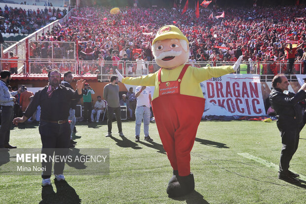 جشن قهرمانی تراکتور در استادیوم یادگار امام تبریز