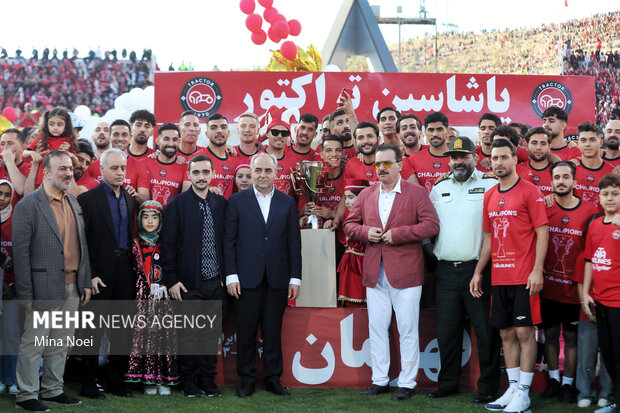 جشن قهرمانی تراکتور در استادیوم یادگار امام تبریز