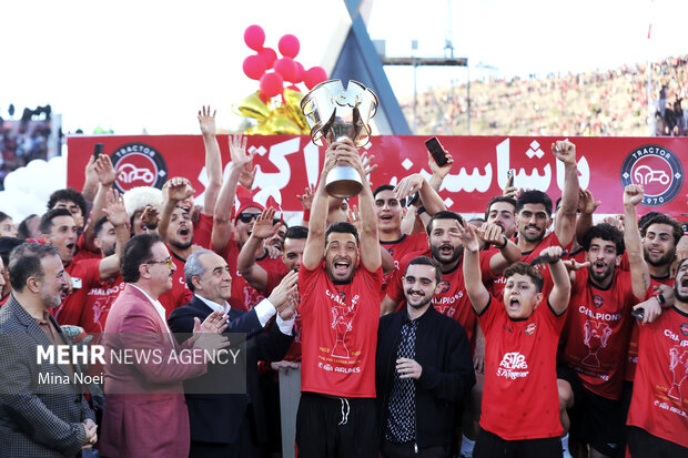 جشن قهرمانی تراکتور در استادیوم یادگار امام تبریز