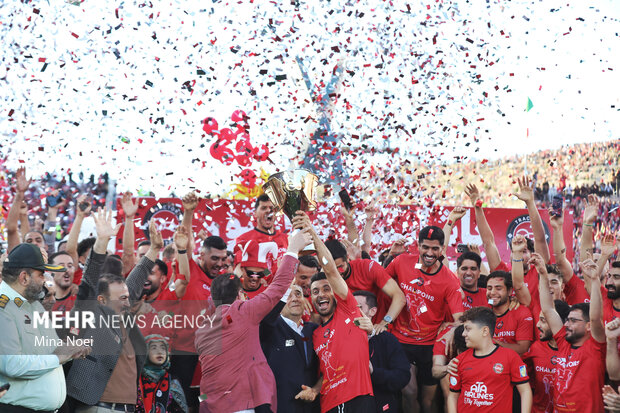 جشن قهرمانی تراکتور در استادیوم یادگار امام تبریز