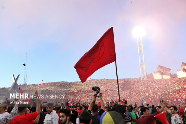 جشن قهرمانی تراکتور در استادیوم یادگار امام تبریز