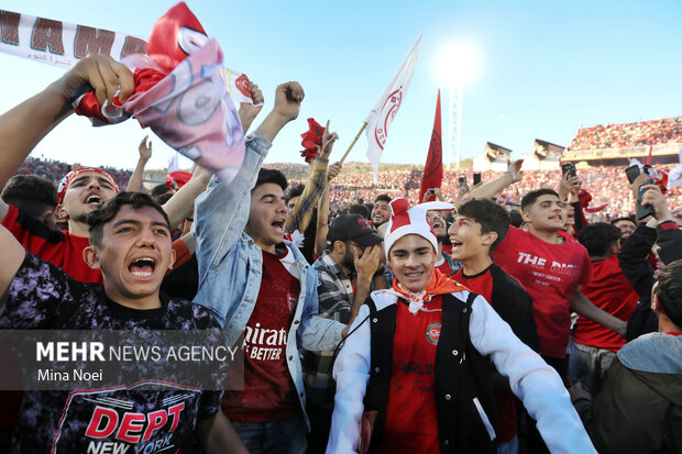 جشن قهرمانی تراکتور در استادیوم یادگار امام تبریز