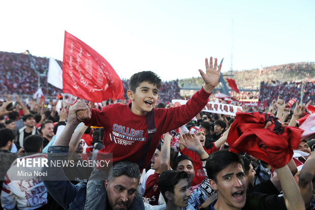 جشن قهرمانی تراکتور در استادیوم یادگار امام تبریز