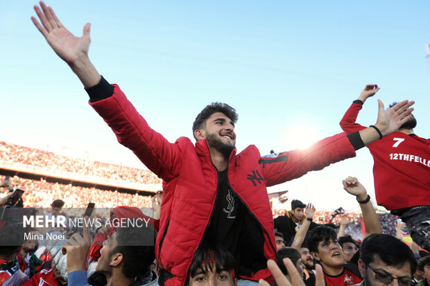 جشن قهرمانی تراکتور در استادیوم یادگار امام تبریز