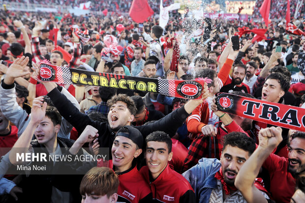 جشن قهرمانی تراکتور در استادیوم یادگار امام تبریز