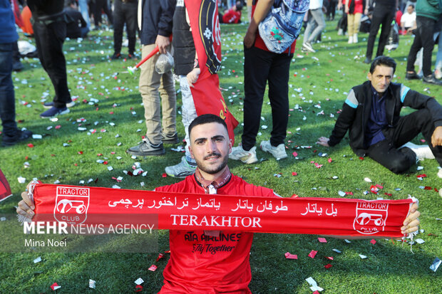 جشن قهرمانی تراکتور در استادیوم یادگار امام تبریز