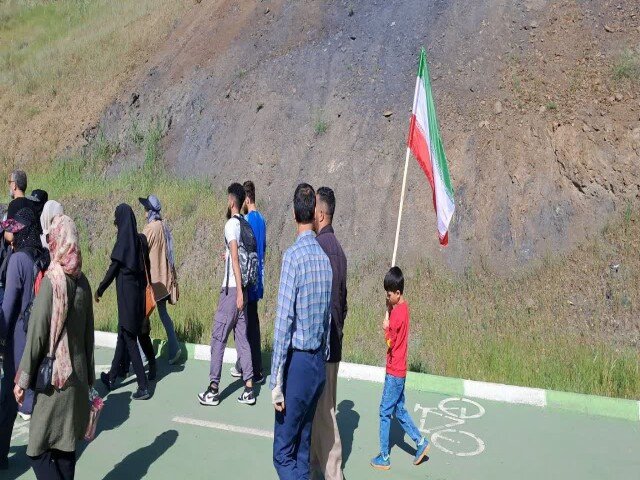 همایش پیادهروی خانوادگی کردستان؛ گامی شادمانه به سوی جوانی جمعیت