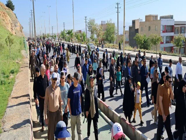 همایش پیاده‌روی خانوادگی کردستان؛ گامی شادمانه به سوی جوانی جمعیت