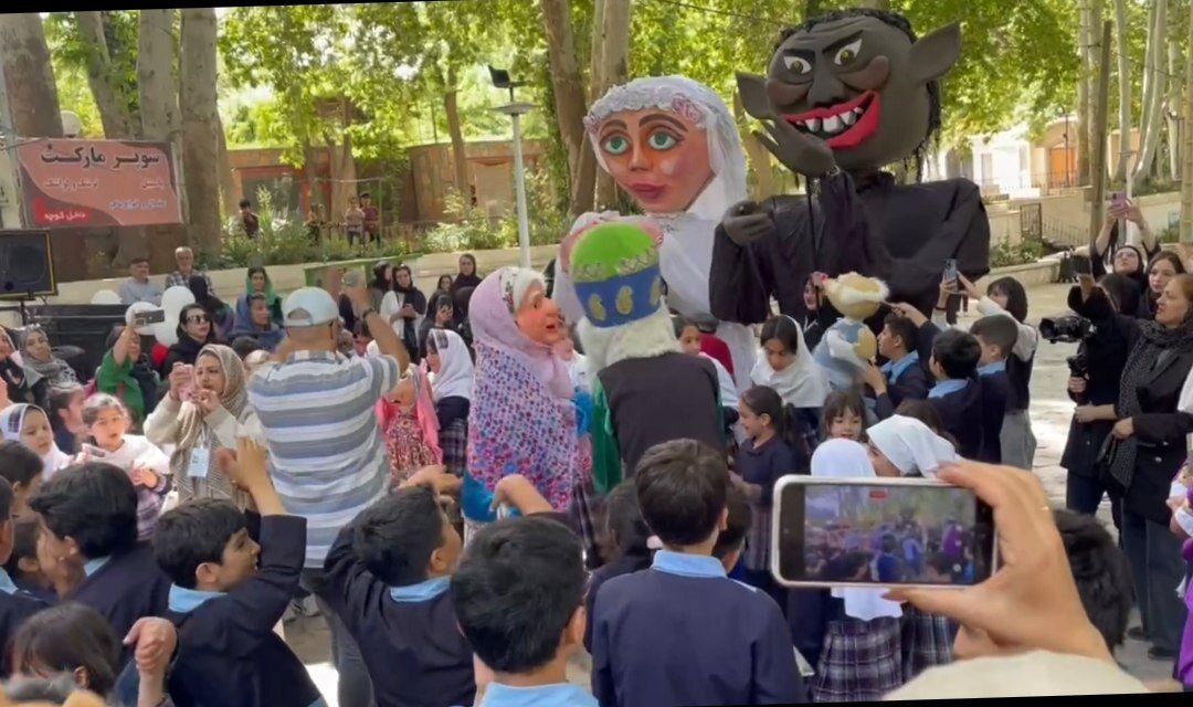 پرونده جشنواره ملی تئاتر خیابانی محلات با معرفی برترین‌ها بسته شد