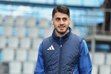Rising star Saeid Saharkhizan joins Esteghlal