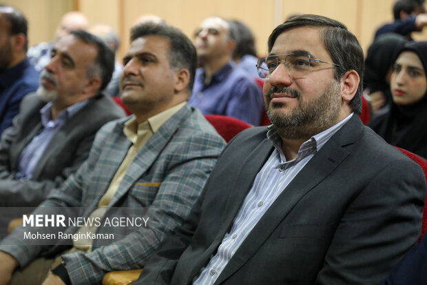 آیین رونمایی از بازطراحی نشان دانشگاه بین المللی سوره