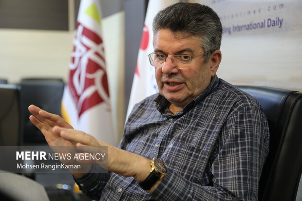 Tahran'a gelen ünlü Türk yazar Mehr'e konuştu: İran'a karşı ön yargılarım kırıldı